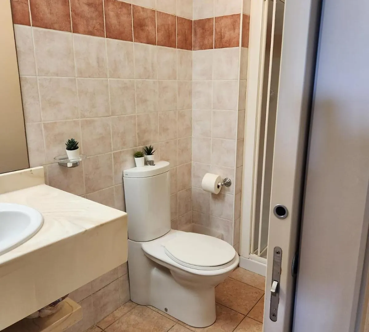 1 Bedroom Apartment With Private Balcony Maho! 0*, Maho Saint-Martin